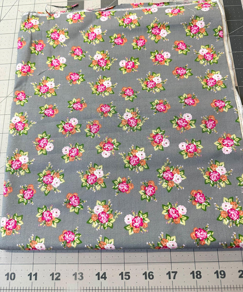 Ditzy Rose Fabric: Gray Floral Quilt Cotton - 1 Yard