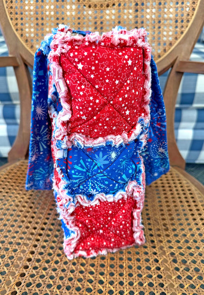 Patriotic Fireworks and Stars Rag Tote. Rag Quilt Tote. Summer Gift for Mom. Craft Tote. Gift for Her. Tote Bag with Pockets.