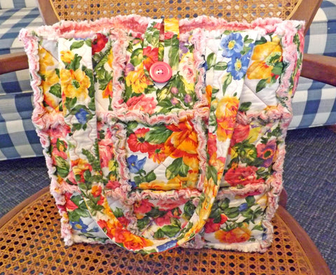 Pink Floral Rag Quilt Tote. Pink Tote Bag for Woman. Purse with Pockets. Rag Quilt Bag. Quilted Tote. Floral Tote Bag.