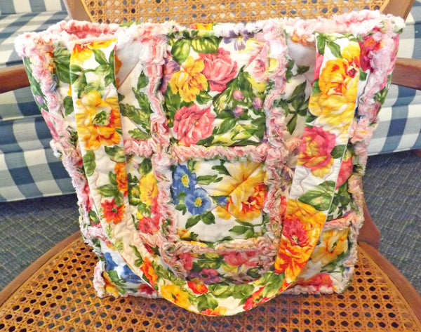 Pink Floral Rag Quilt Tote. Pink Tote Bag for Woman. Purse with Pockets. Rag Quilt Bag. Quilted Tote. Floral Tote Bag.