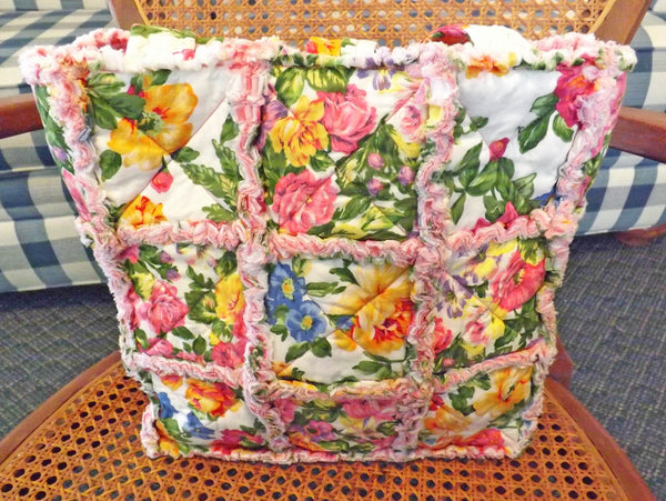 Pink Floral Rag Quilt Tote. Pink Tote Bag for Woman. Purse with Pockets. Rag Quilt Bag. Quilted Tote. Floral Tote Bag.