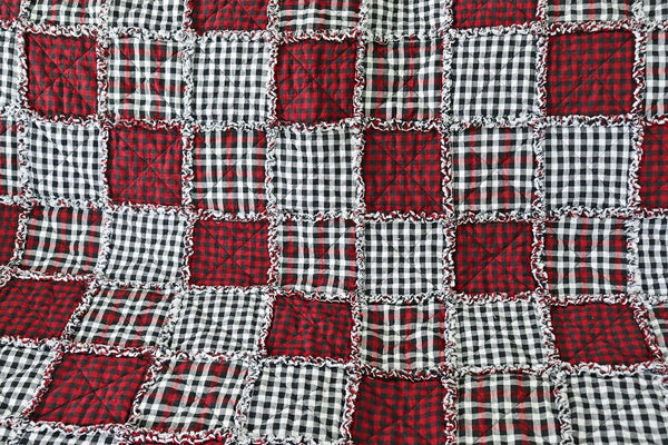 Red and Black Buffalo Plaid Quilt. Homespun Lap Quilt. Rag Quilt. Farmhouse Decor. Plaid Quilt. Cabin Decor. Farmhouse Quilt.