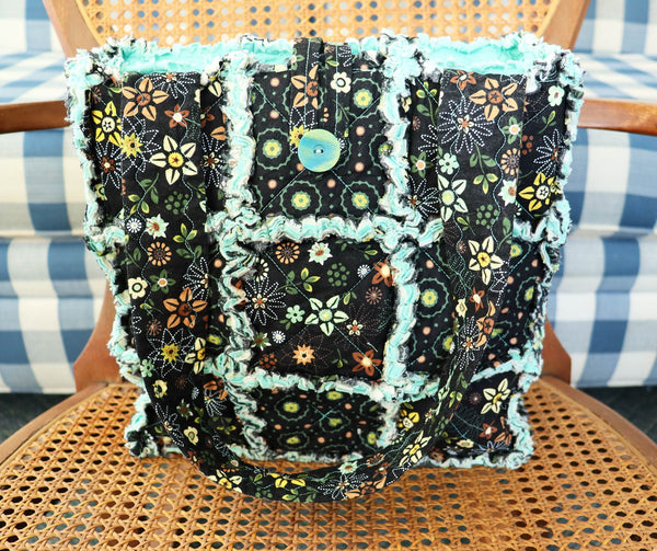 Black and Green Floral Rag Quilt Tote. Gift for Mom. Craft Tote. Gift for Her. Tote Bag with Pockets.