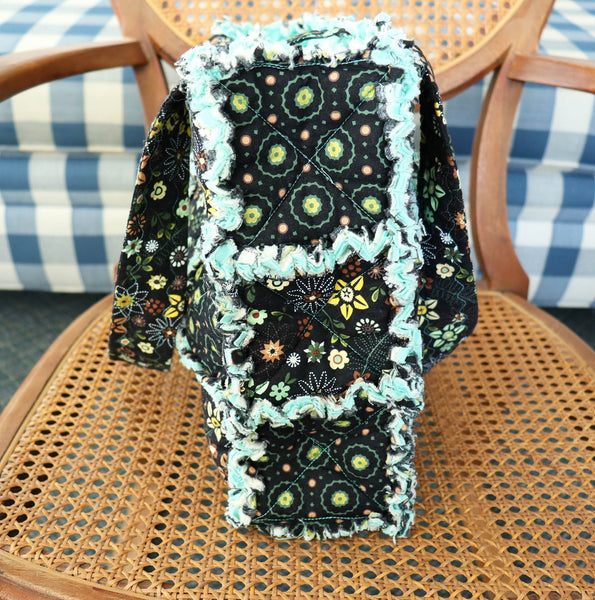 Black and Green Floral Rag Quilt Tote. Gift for Mom. Craft Tote. Gift for Her. Tote Bag with Pockets.