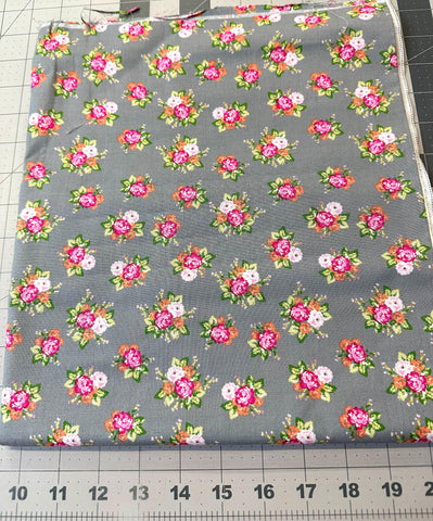 Ditzy Rose Fabric: Gray Floral Quilt Cotton - 1 Yard
