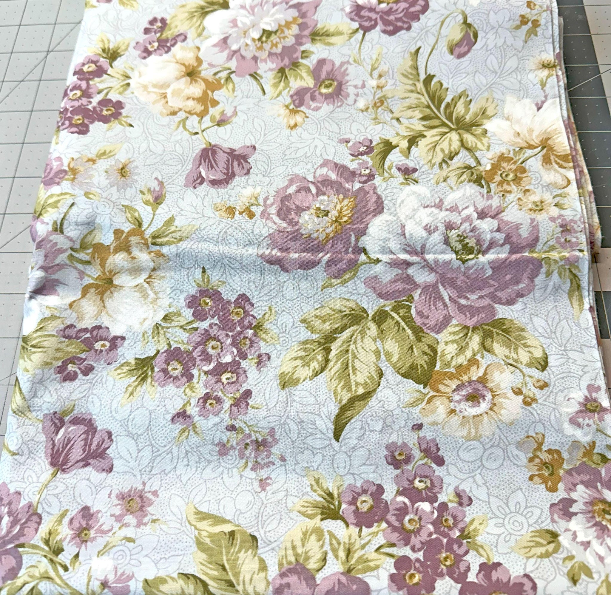 Floral Quilt Fabric: Robert Kaufman Pristine Pewter Lilac, 3 yd