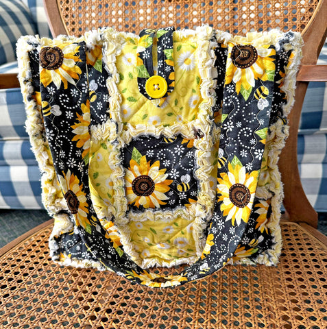 Sunflower Rag Quilt Tote Bag: Handmade Summer Purse with Pockets