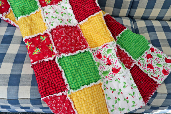 READY TO SHIP, Christmas Rag Lap Quilt, Red, Green, Yellow Christmas Quilt, Christmas Decor, Holiday Rag Quilt, Christmas Quilt for Sale