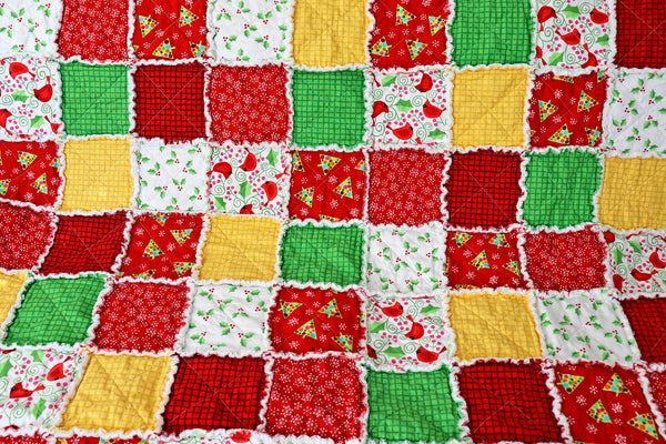 READY TO SHIP, Christmas Rag Lap Quilt, Red, Green, Yellow Christmas Quilt, Christmas Decor, Holiday Rag Quilt, Christmas Quilt for Sale